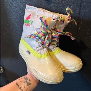 Women’s Vintage Kamik Cream Rainbow Winter Rain Boots with Unique Lacing